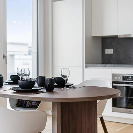 Exquis Design 3br-apartment Art-deco I Balcony I Family-friendly I Parking I Office Böblingen