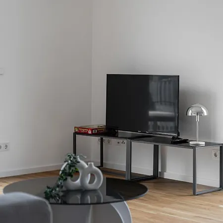 Exquis Design 3br-apartment Art-deco I Balcony I Family-friendly I Parking I Office